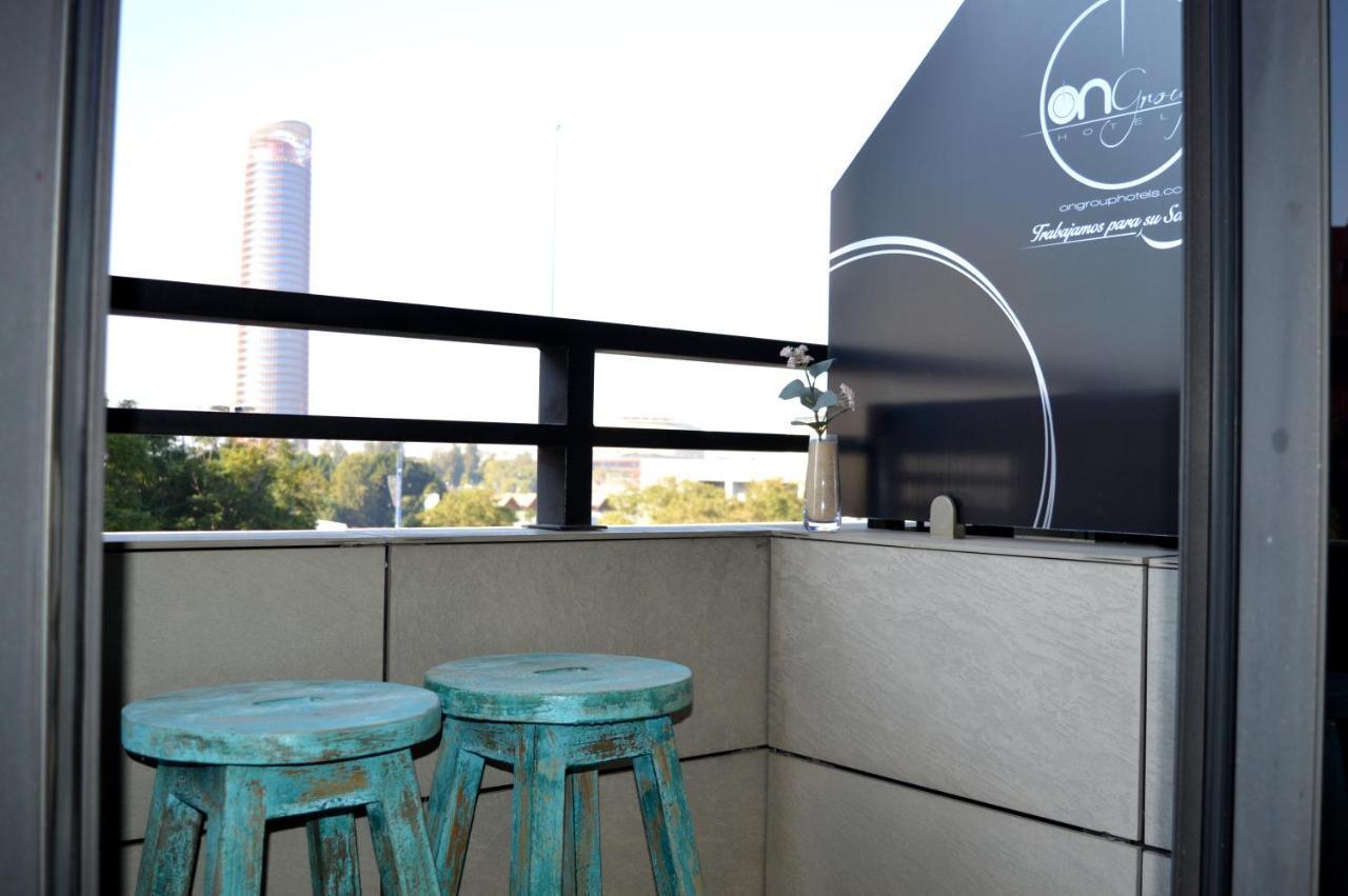 On Suites Sevilla Apartments Designed For Adults Экстерьер фото